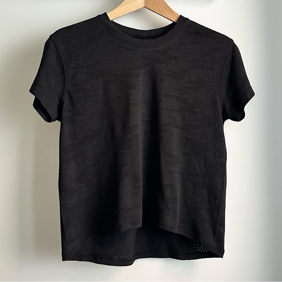lululemon athletica Tops - lululemon train to be short sleeve